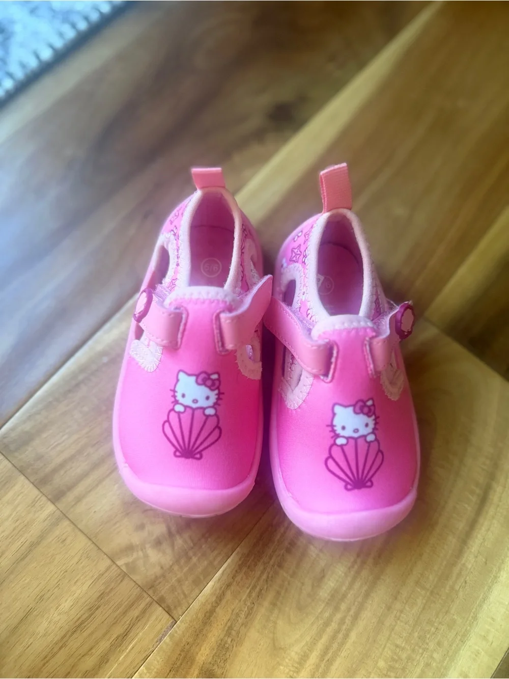 Hello Kitty Toddler Girls Water Shoe-Size 5/6